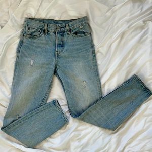 Levi’s High-Rise Distressed Denim (25)